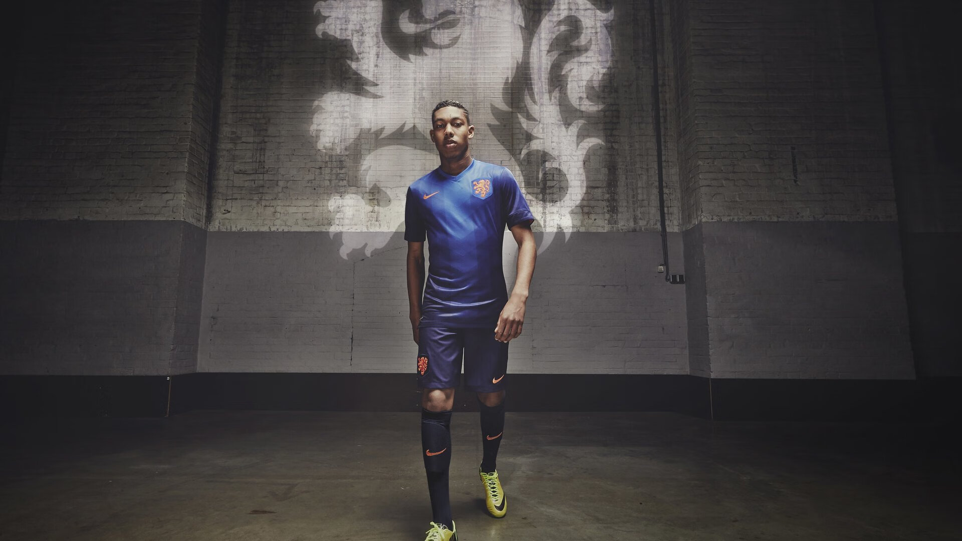 五大联赛场均传球数变化反映出的风格演变，五大联赛传球成功率